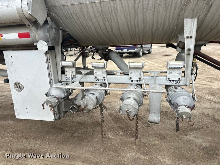 image for item FK0010 1990 Beall tank trailer