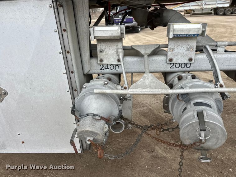 image for item FK0010 1990 Beall tank trailer