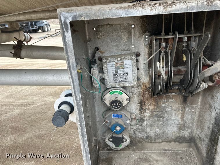 image for item FK0010 1990 Beall tank trailer