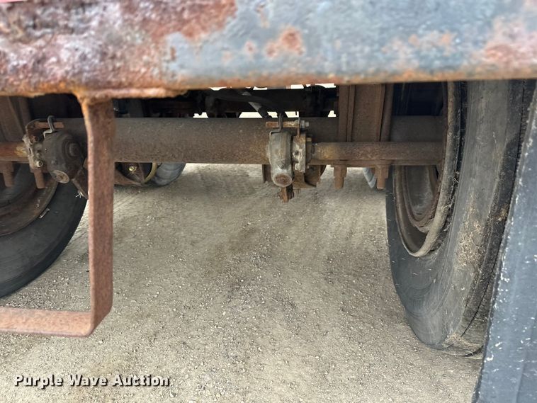 image for item FK0010 1990 Beall tank trailer