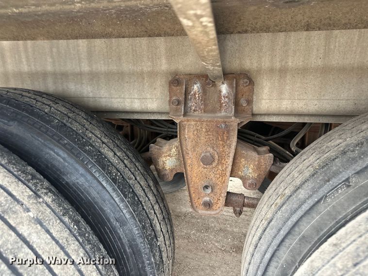 image for item FK0010 1990 Beall tank trailer