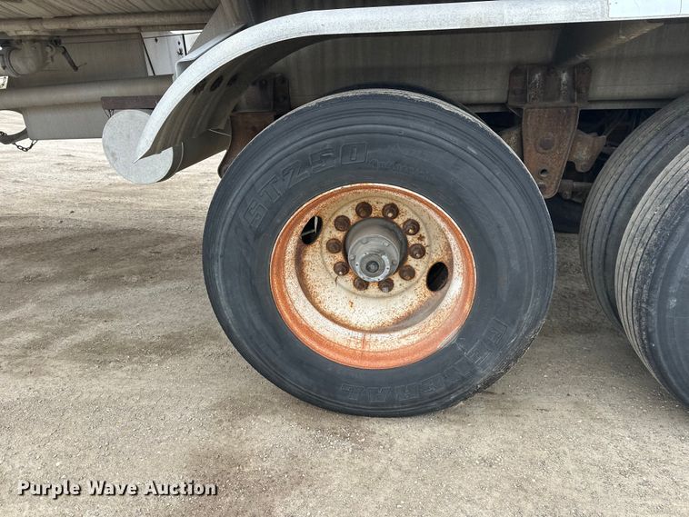 image for item FK0010 1990 Beall tank trailer