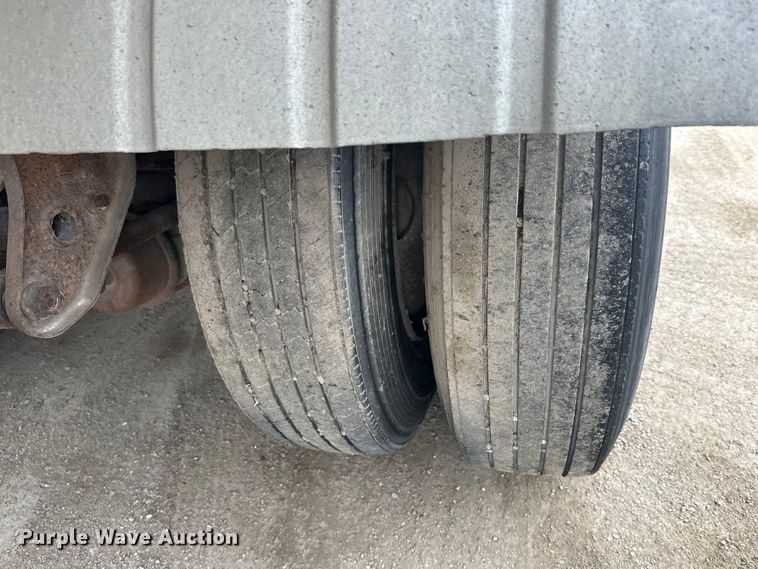 image for item FK0010 1990 Beall tank trailer