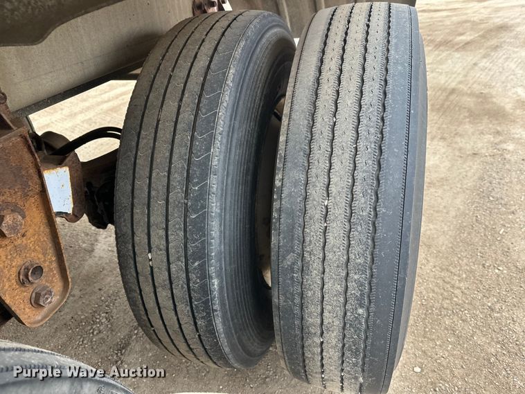 image for item FK0010 1990 Beall tank trailer