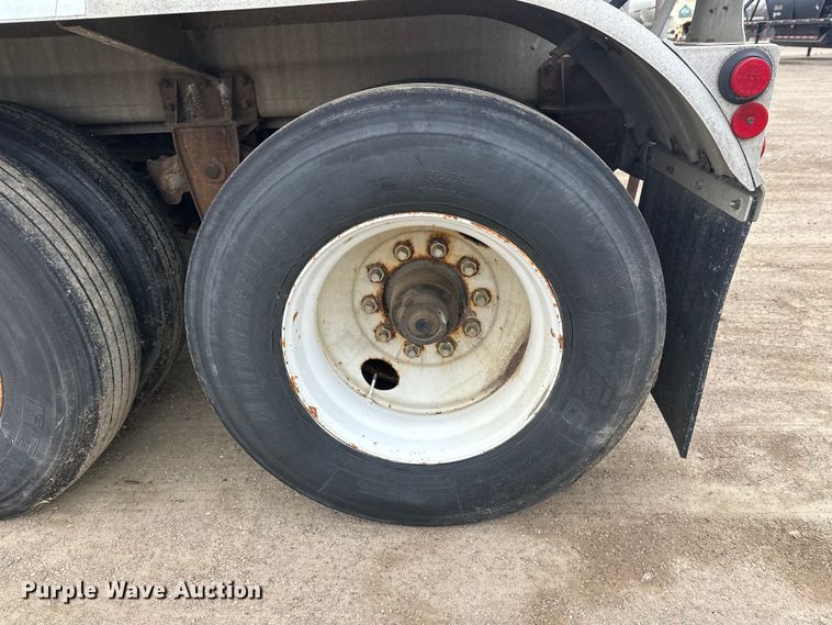 image for item FK0010 1990 Beall tank trailer