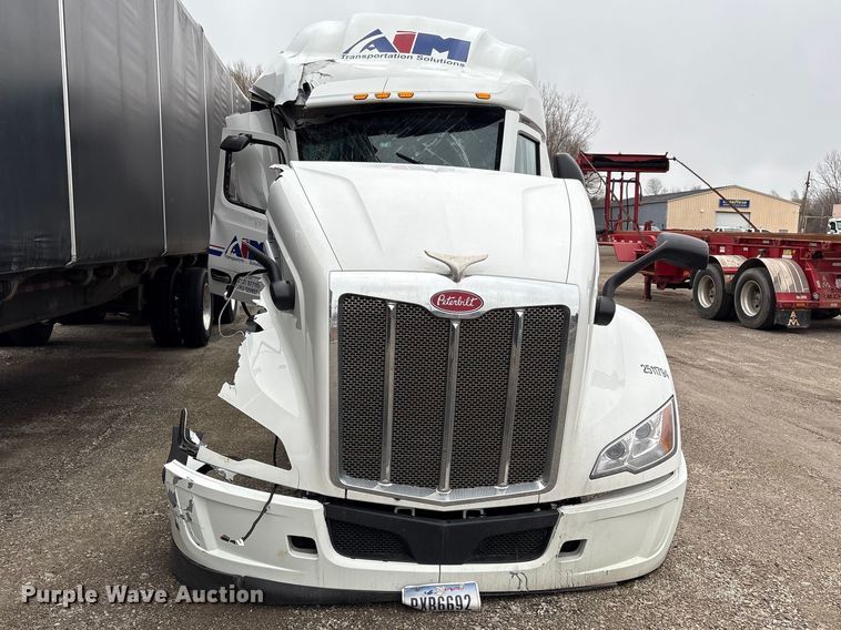 image for item FK1271 2025 Peterbilt 579 semi truck