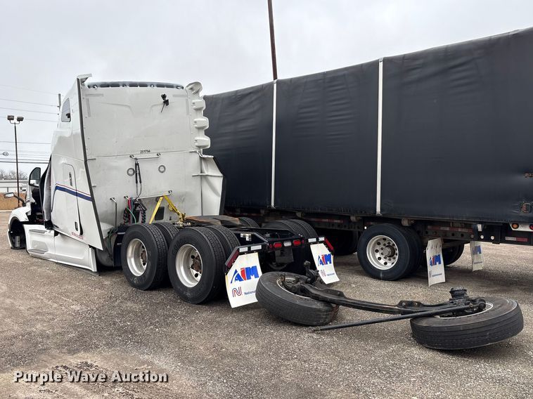 image for item FK1271 2025 Peterbilt 579 semi truck