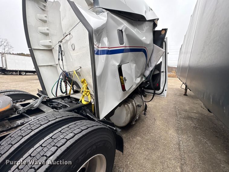 image for item FK1271 2025 Peterbilt 579 semi truck