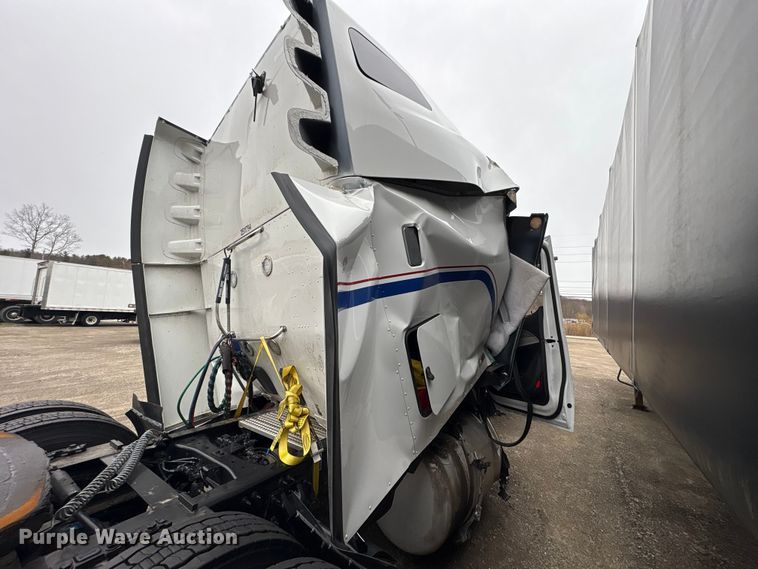 image for item FK1271 2025 Peterbilt 579 semi truck