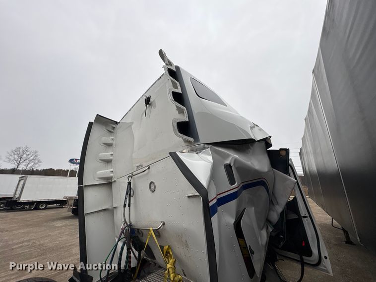 image for item FK1271 2025 Peterbilt 579 semi truck