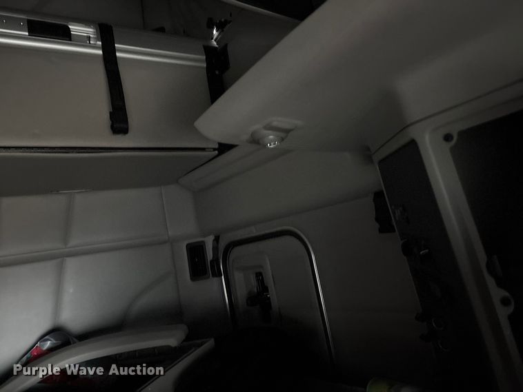 image for item FK1271 2025 Peterbilt 579 semi truck