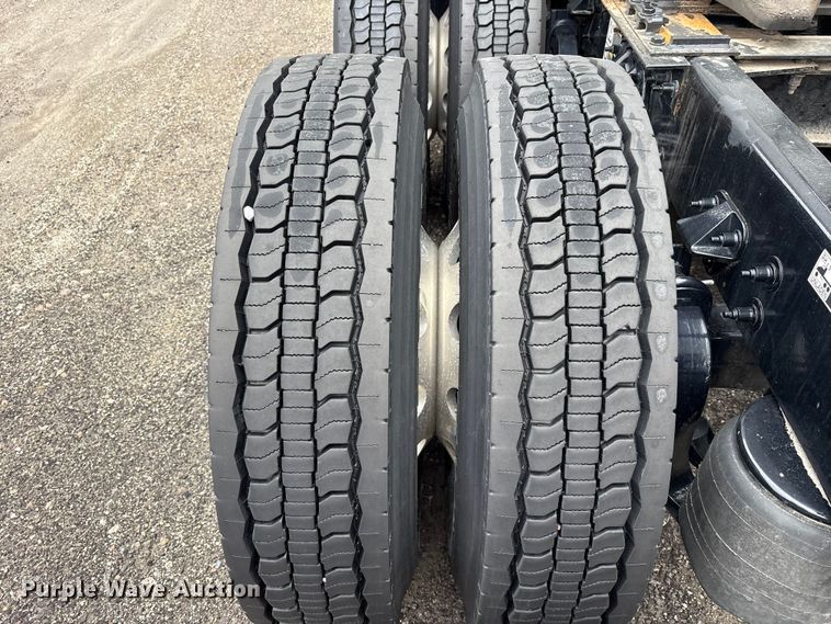 image for item FK1271 2025 Peterbilt 579 semi truck