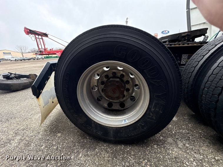 image for item FK1271 2025 Peterbilt 579 semi truck