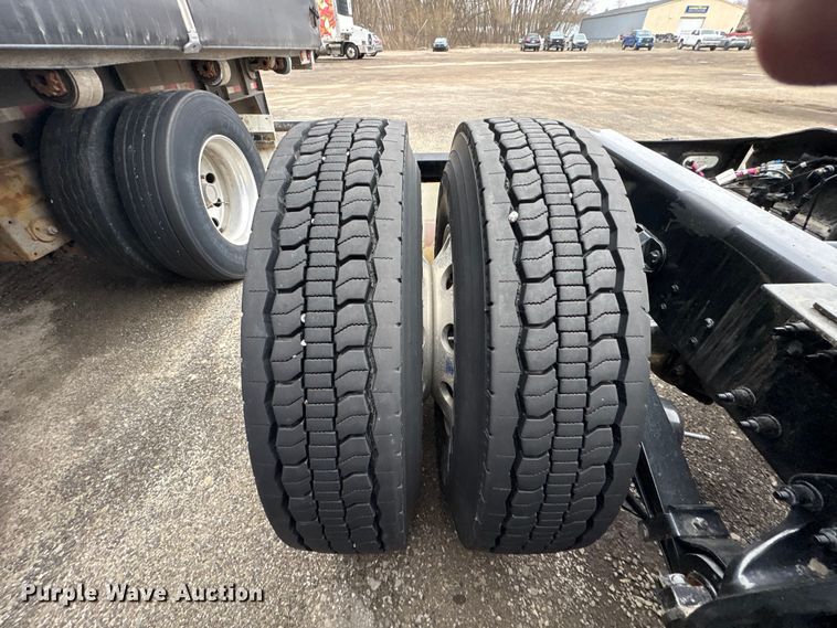 image for item FK1271 2025 Peterbilt 579 semi truck