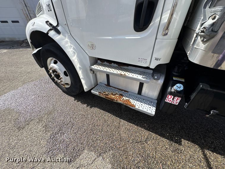 image for item FK1272 2016 Freightliner Business Class M2 refrigerated truck