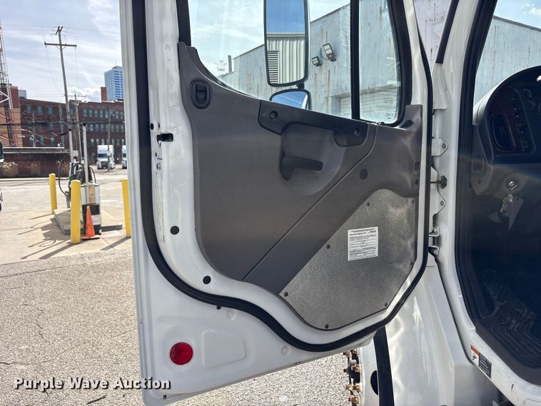 image for item FK1272 2016 Freightliner Business Class M2 refrigerated truck