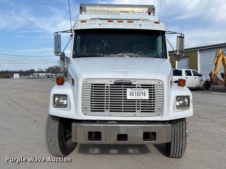 image for item FK1292 1997 Freightliner FL70 box truck