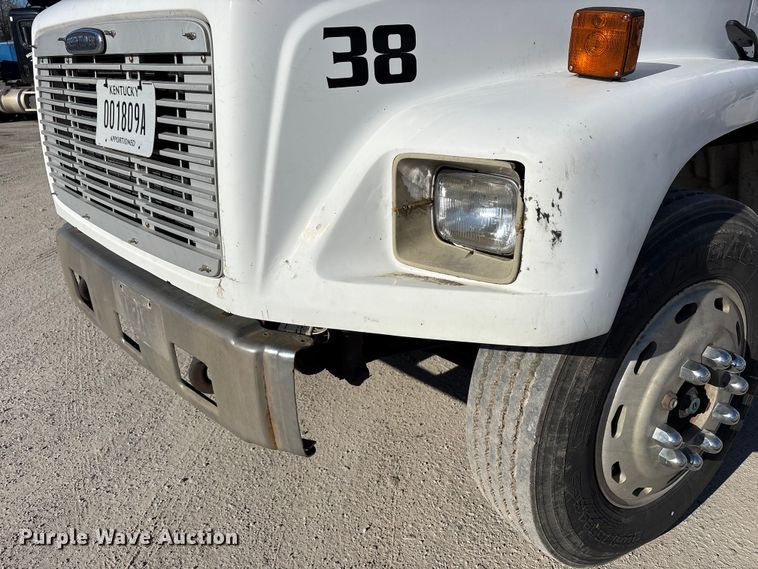 image for item FK1292 1997 Freightliner FL70 box truck