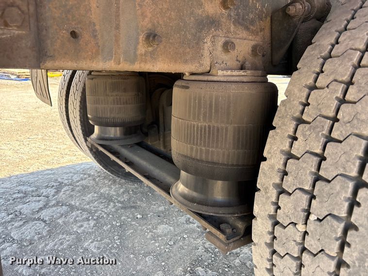 image for item FK1292 1997 Freightliner FL70 box truck