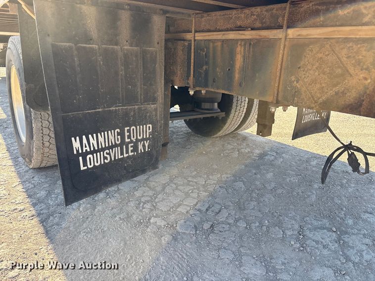 image for item FK1292 1997 Freightliner FL70 box truck