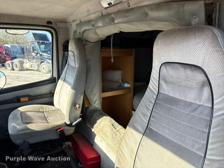 image for item FK1292 1997 Freightliner FL70 box truck