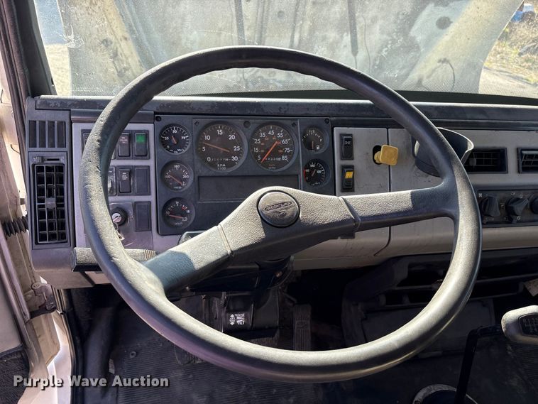 image for item FK1292 1997 Freightliner FL70 box truck