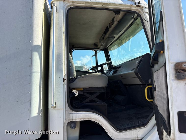 image for item FK1292 1997 Freightliner FL70 box truck