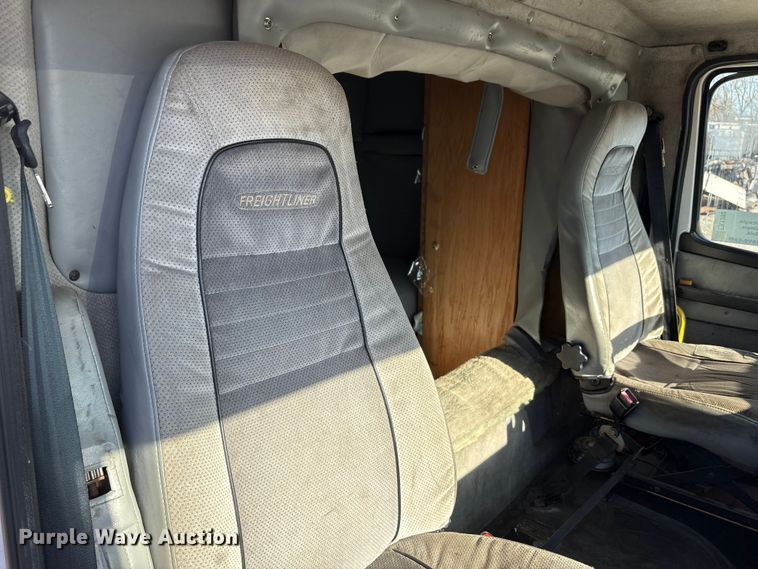 image for item FK1292 1997 Freightliner FL70 box truck