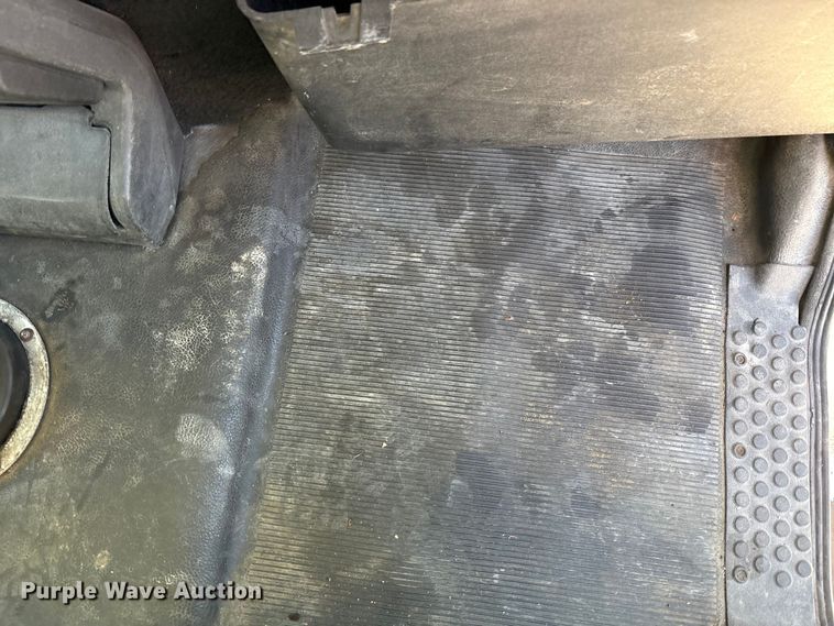 image for item FK1292 1997 Freightliner FL70 box truck