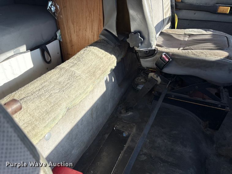 image for item FK1292 1997 Freightliner FL70 box truck