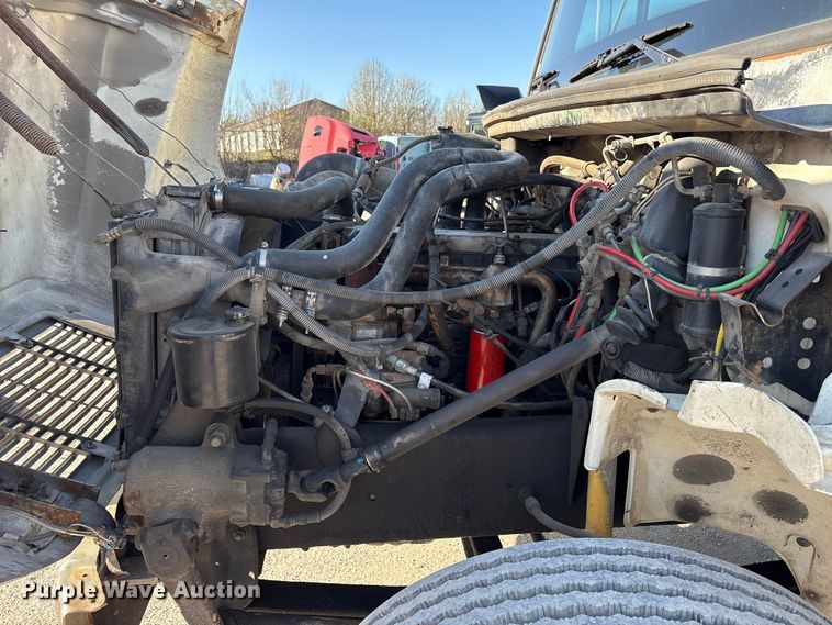 image for item FK1292 1997 Freightliner FL70 box truck