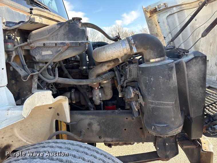 image for item FK1292 1997 Freightliner FL70 box truck