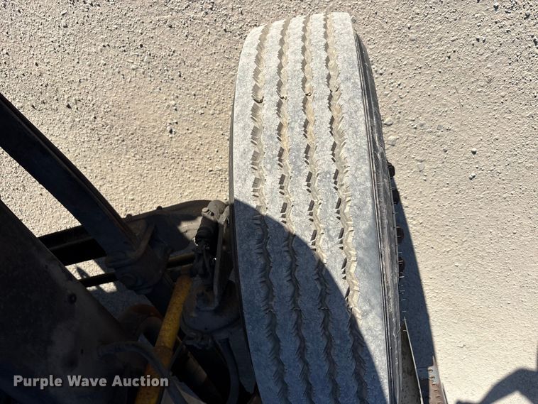 image for item FK1292 1997 Freightliner FL70 box truck