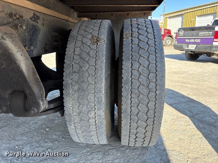 image for item FK1292 1997 Freightliner FL70 box truck