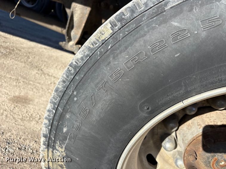 image for item FK1292 1997 Freightliner FL70 box truck