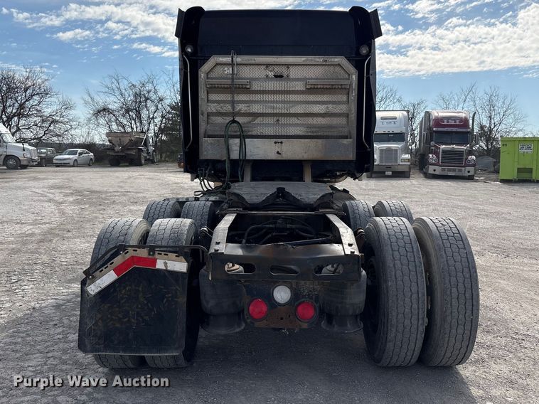 image for item FK1293 2006 Freightliner Coronado semi truck