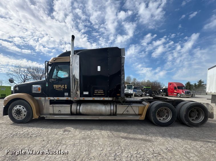 image for item FK1293 2006 Freightliner Coronado semi truck