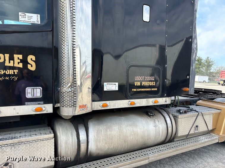 image for item FK1293 2006 Freightliner Coronado semi truck