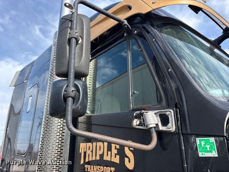 image for item FK1293 2006 Freightliner Coronado semi truck