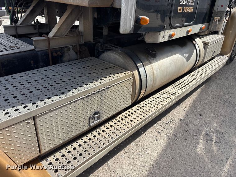 image for item FK1293 2006 Freightliner Coronado semi truck