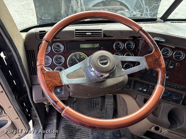 image for item FK1293 2006 Freightliner Coronado semi truck