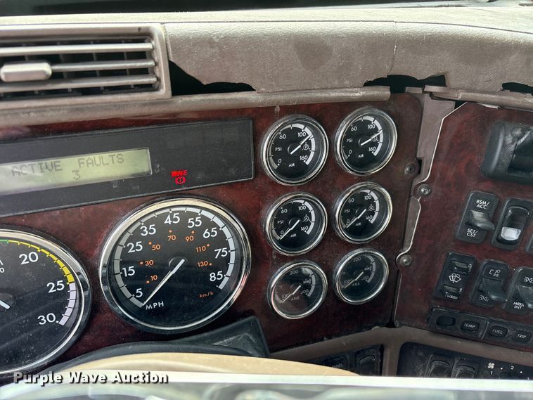 image for item FK1293 2006 Freightliner Coronado semi truck