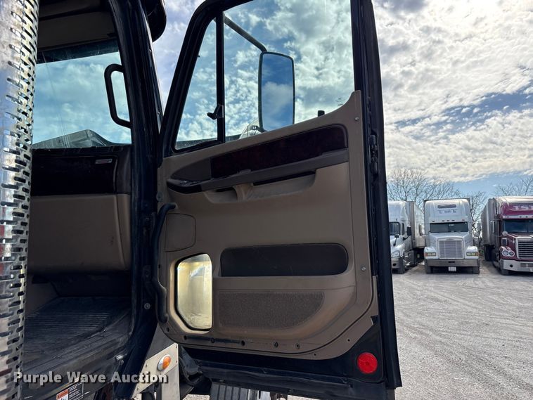 image for item FK1293 2006 Freightliner Coronado semi truck