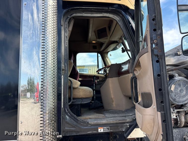 image for item FK1293 2006 Freightliner Coronado semi truck