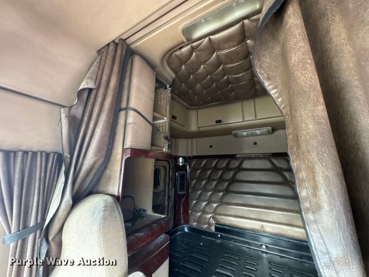 image for item FK1293 2006 Freightliner Coronado semi truck