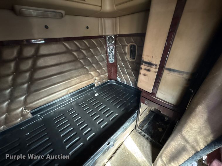 image for item FK1293 2006 Freightliner Coronado semi truck