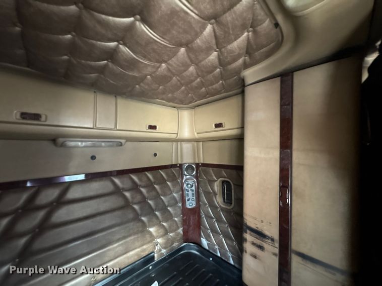 image for item FK1293 2006 Freightliner Coronado semi truck