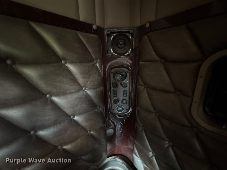 image for item FK1293 2006 Freightliner Coronado semi truck