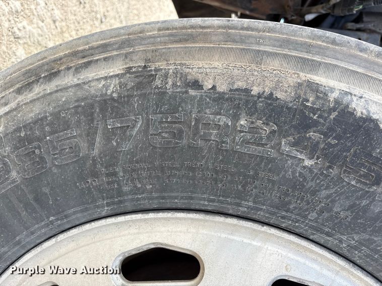 image for item FK1293 2006 Freightliner Coronado semi truck