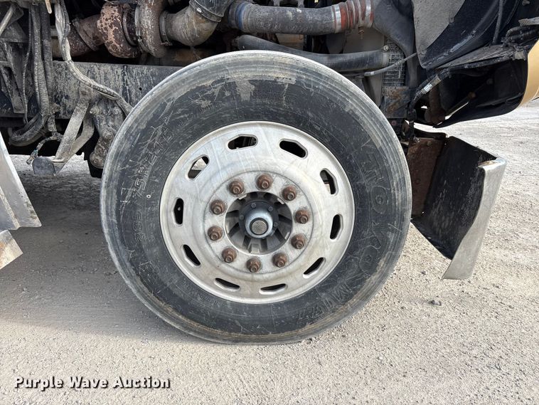 image for item FK1293 2006 Freightliner Coronado semi truck